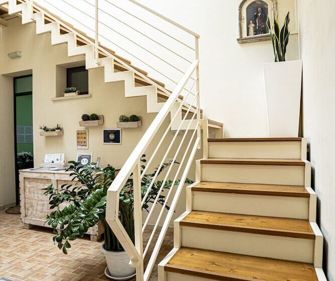 膳宿费 Trapani Home