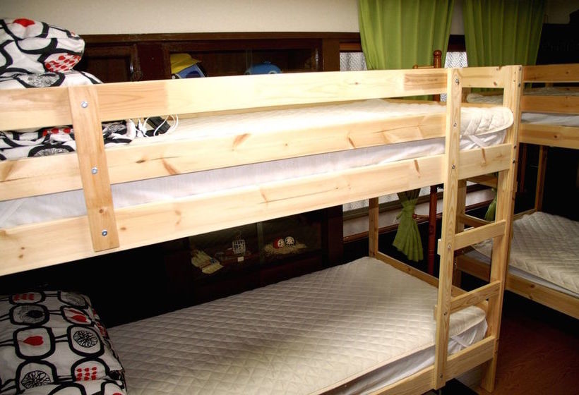 הוסטל Guest House Social House