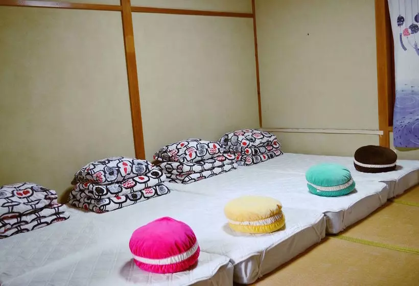 הוסטל Guest House Social House