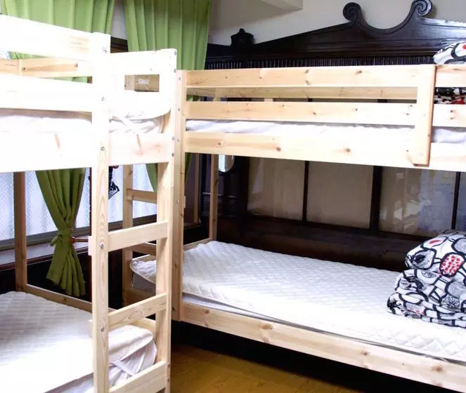 הוסטל Guest House Social House