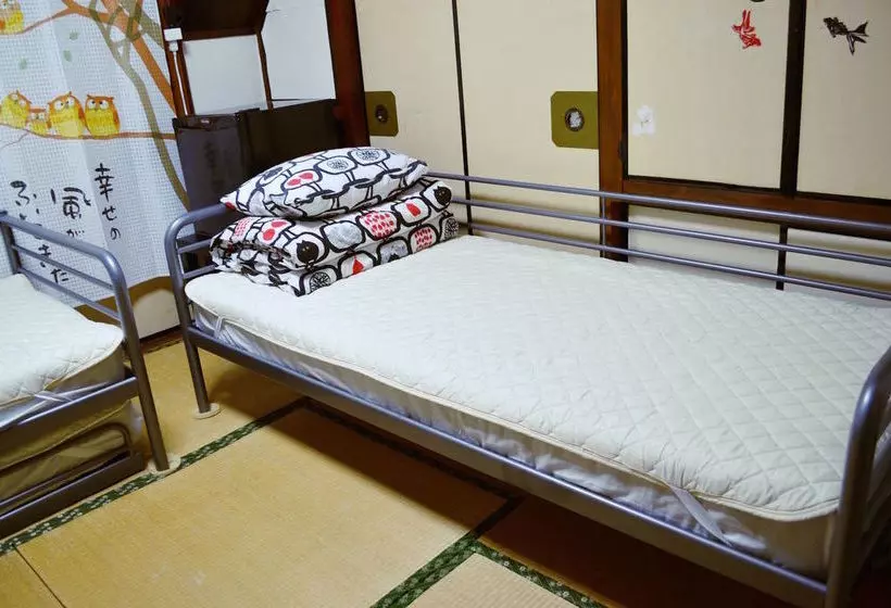 הוסטל Guest House Social House