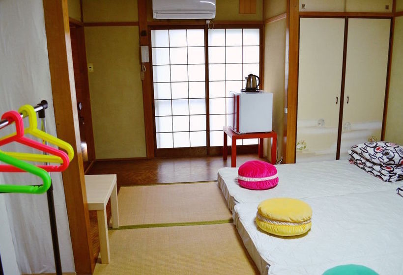 הוסטל Guest House Social House