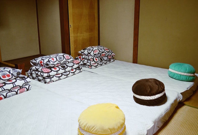 הוסטל Guest House Social House