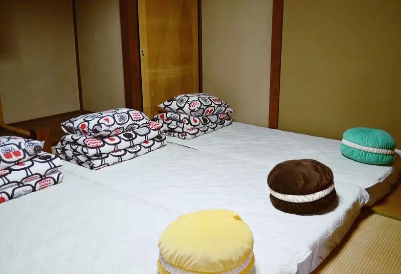 הוסטל Guest House Social House