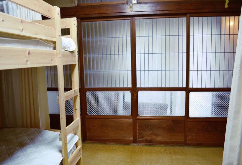 הוסטל Guest House Social House