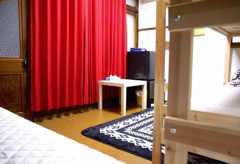 הוסטל Guest House Social House