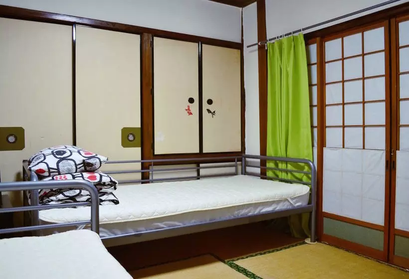 הוסטל Guest House Social House