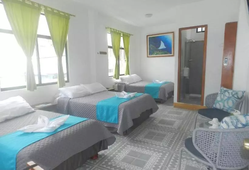 הוסטל Hostal Gardner Galapagos