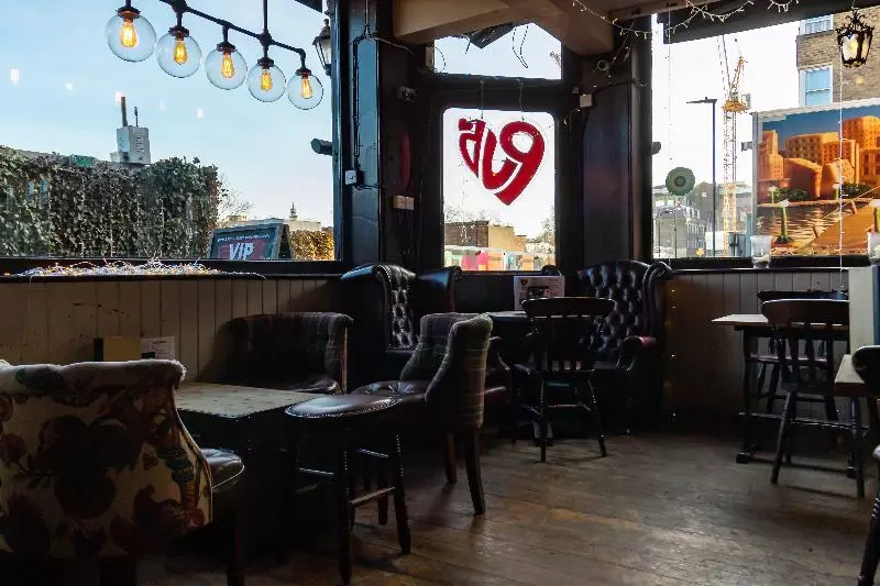 هاستل Publove @ The Exmouth Arms, Euston