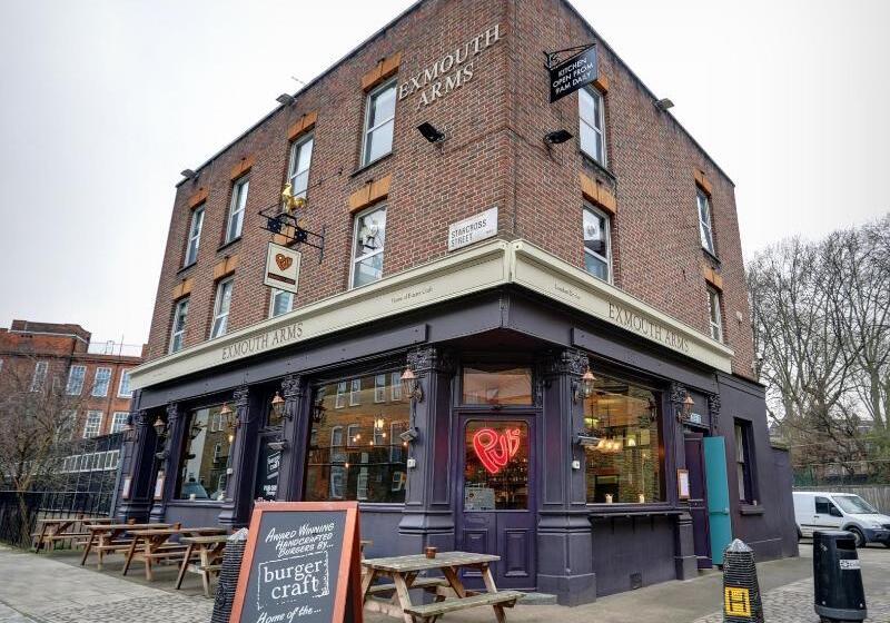 هاستل Publove @ The Exmouth Arms, Euston