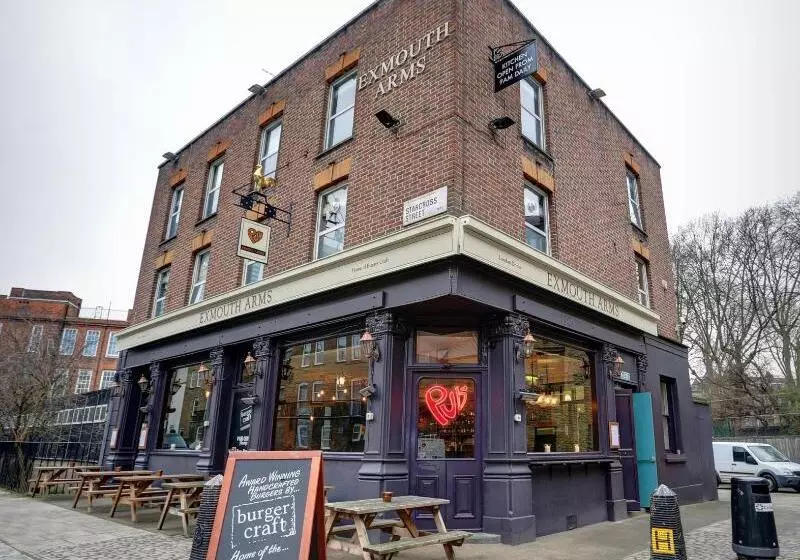 هاستل Publove @ The Exmouth Arms, Euston