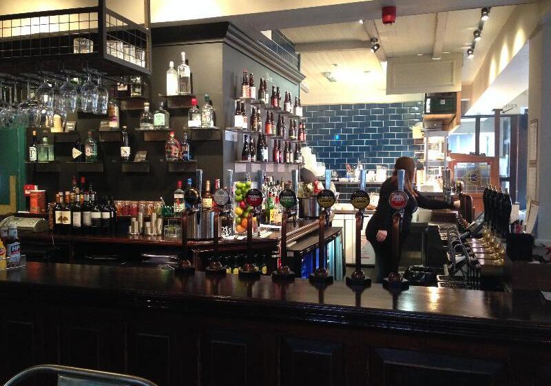 هاستل Publove @ The Exmouth Arms, Euston