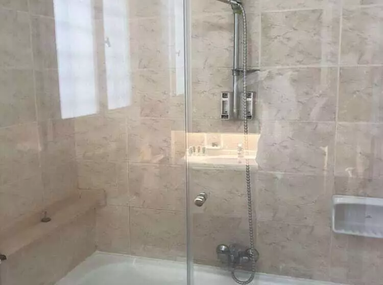 هتل Alexander The Great