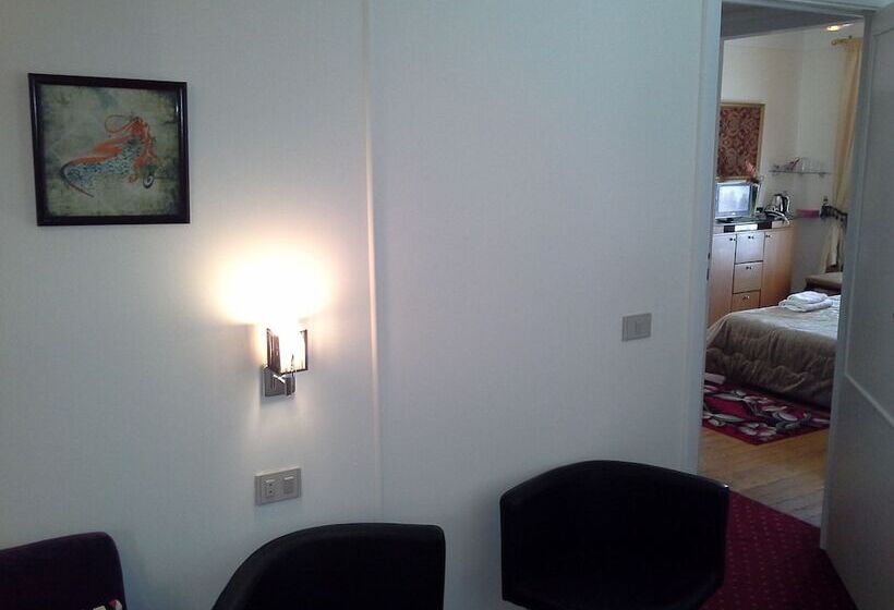 هتل Alexander The Great