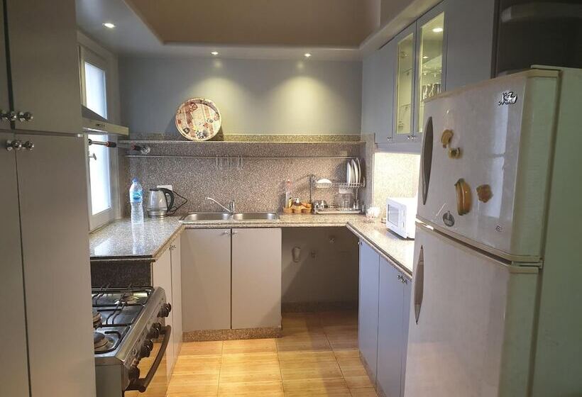 هتل Alexander The Great