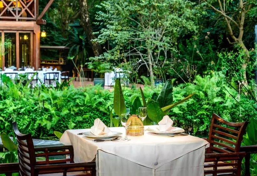 هتل Angkor Village Suites