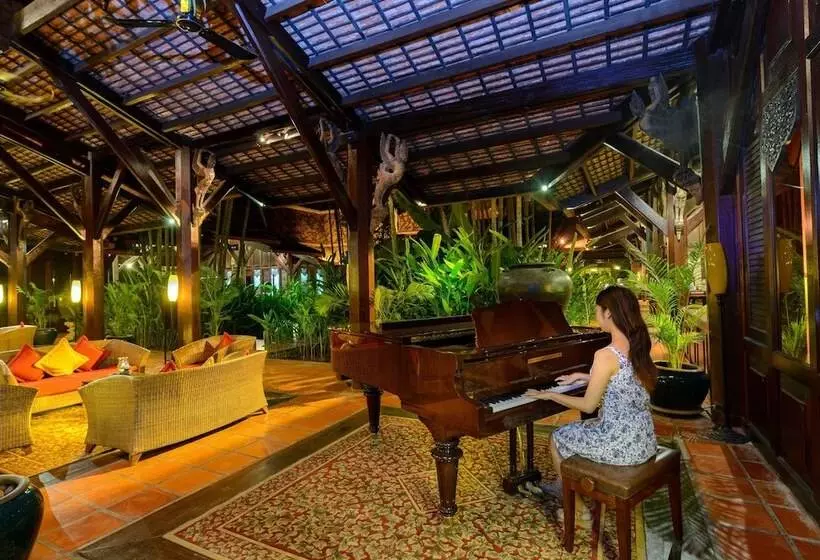 هتل Angkor Village Suites