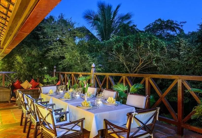 هتل Angkor Village Suites