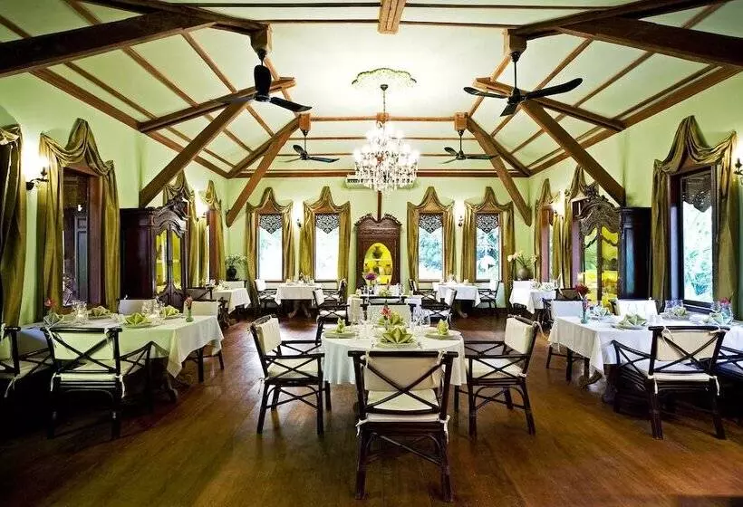 هتل Angkor Village Suites