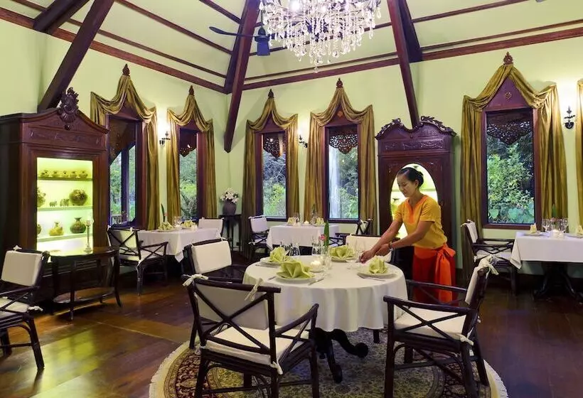 هتل Angkor Village Suites
