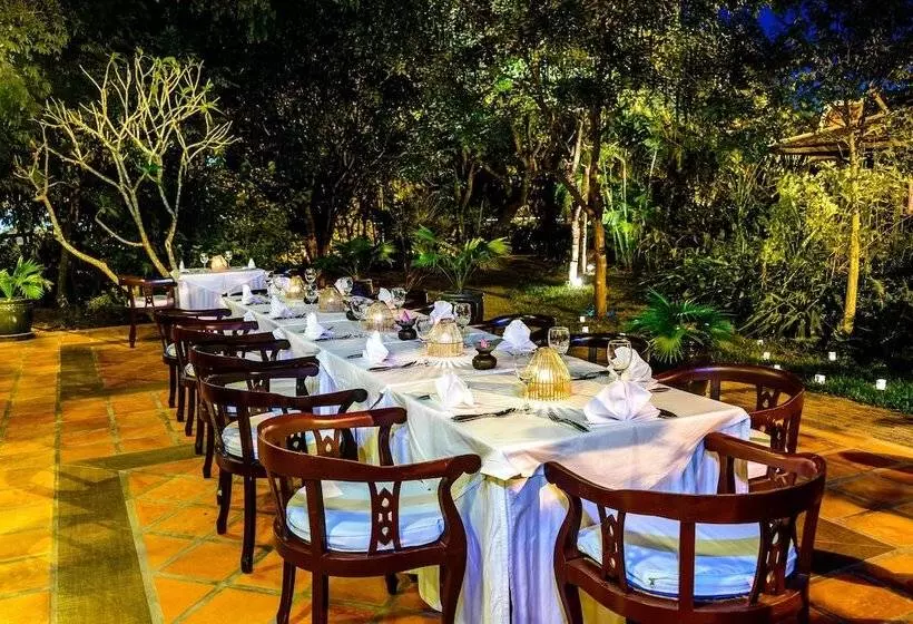 هتل Angkor Village Suites