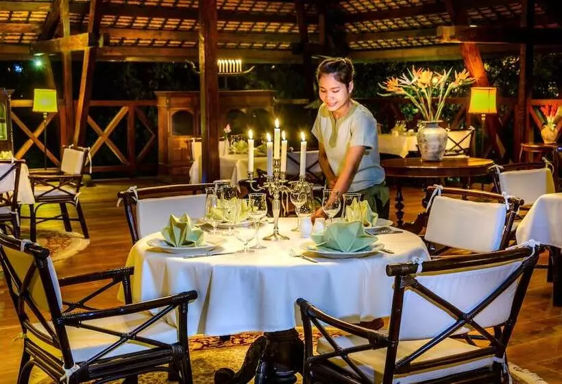 هتل Angkor Village Suites