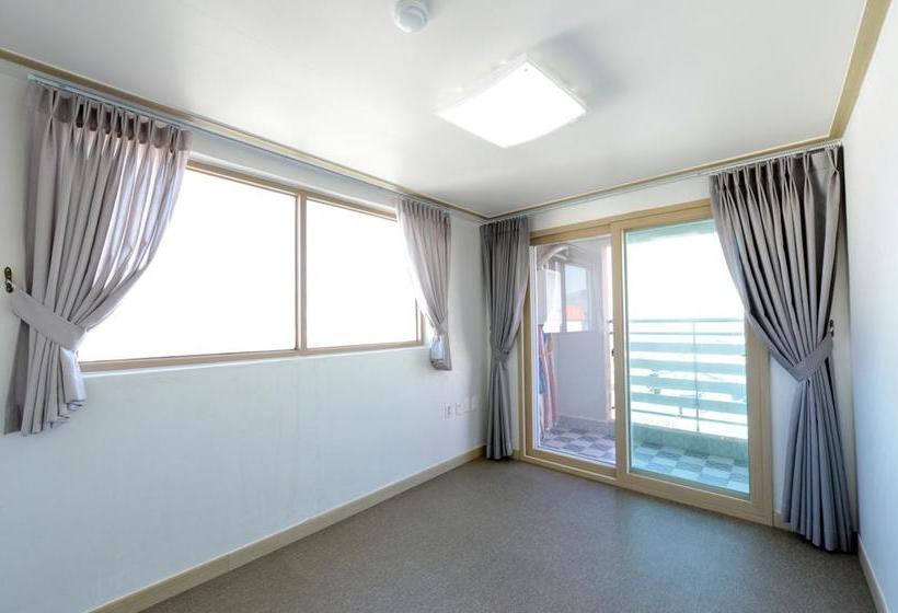 בית מלון כפרי Sokcho Hj House Pension