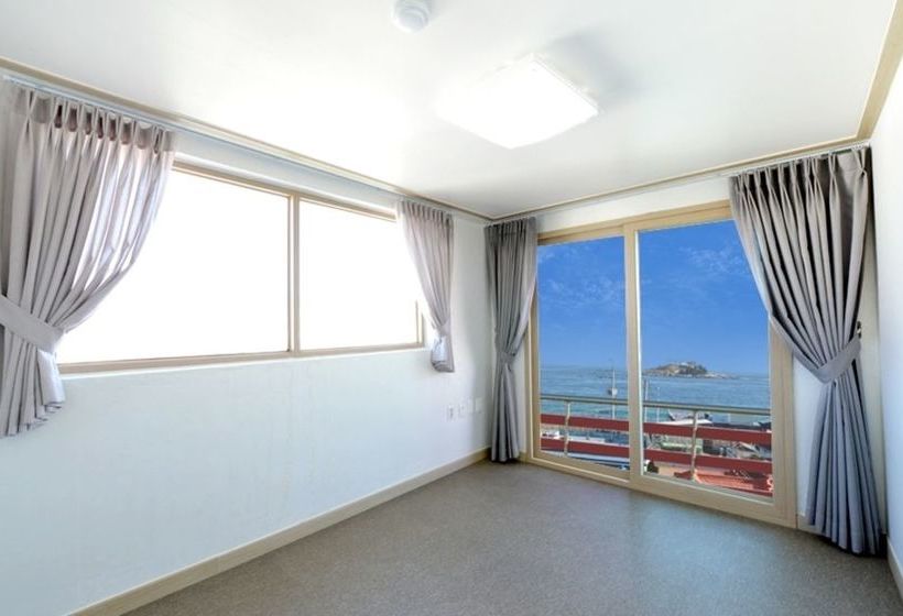 בית מלון כפרי Sokcho Hj House Pension