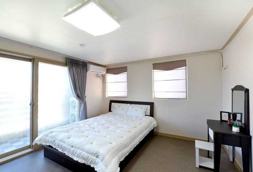 בית מלון כפרי Sokcho Hj House Pension