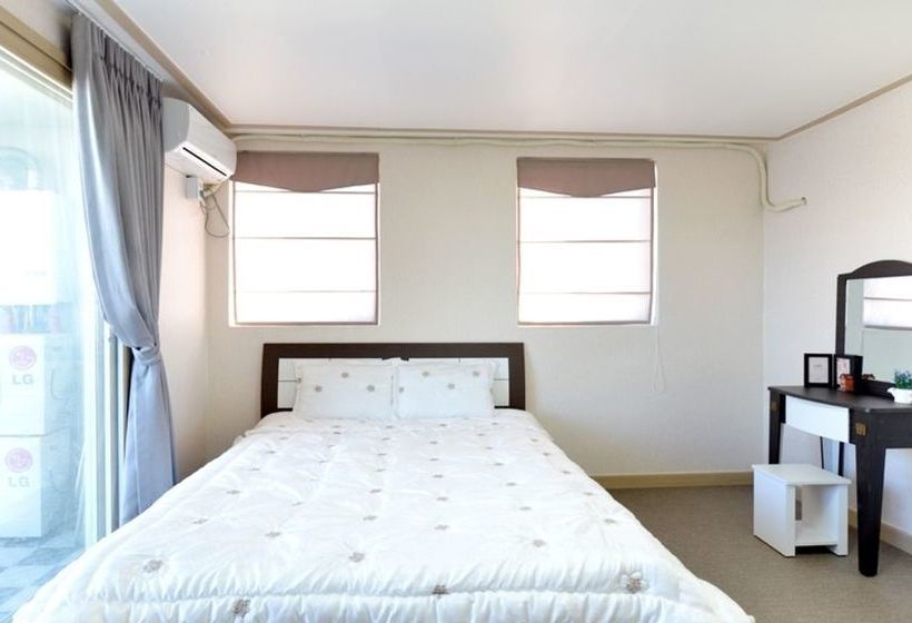 בית מלון כפרי Sokcho Hj House Pension