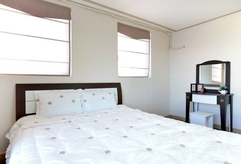 בית מלון כפרי Sokcho Hj House Pension