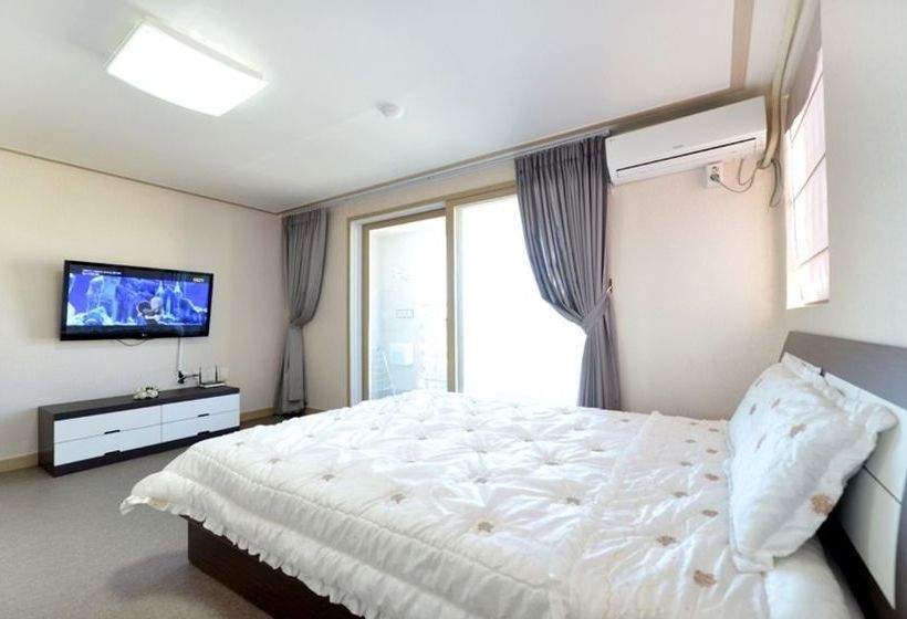 בית מלון כפרי Sokcho Hj House Pension