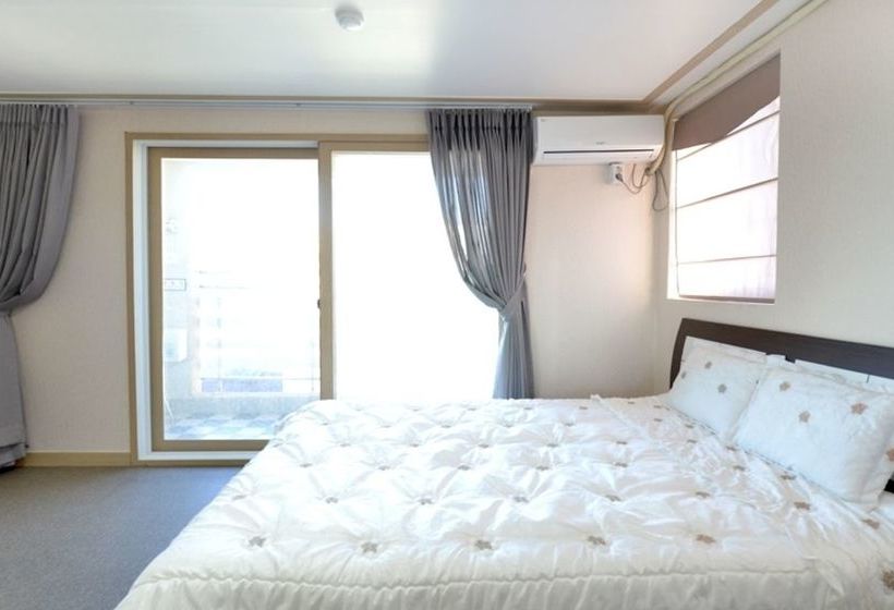 בית מלון כפרי Sokcho Hj House Pension