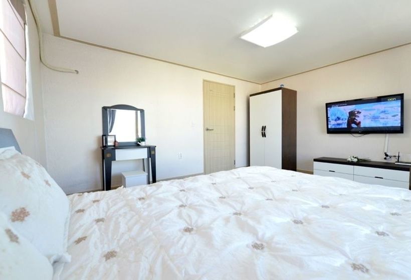 בית מלון כפרי Sokcho Hj House Pension