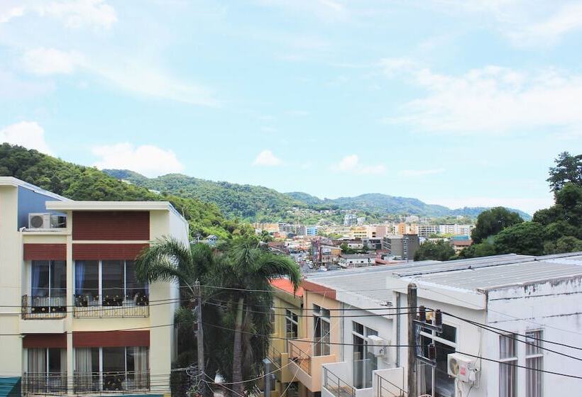 هتل Kata Sea Host