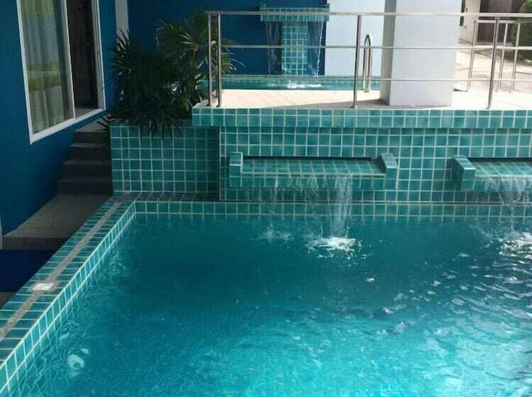 هتل Kata Sea Host