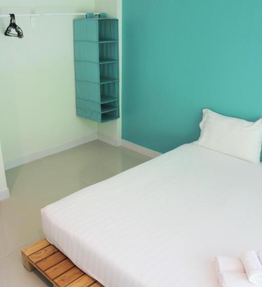 هتل Kata Sea Host