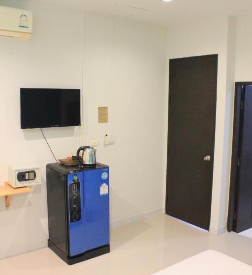 هتل Kata Sea Host