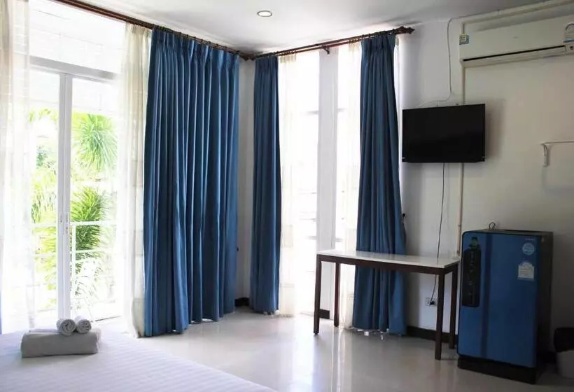 호텔 Kata Sea Host