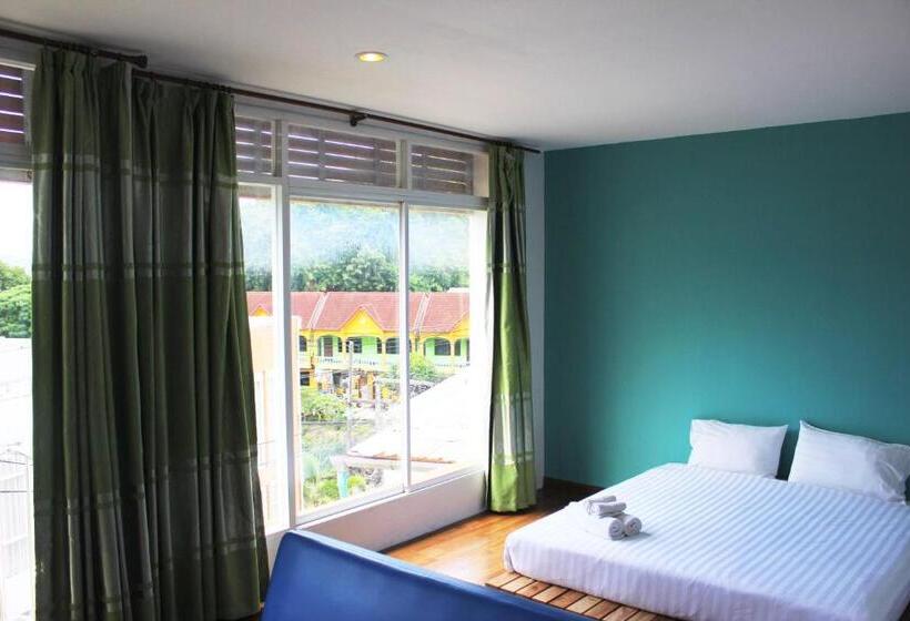 هتل Kata Sea Host