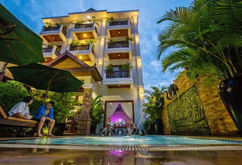 هتل Kingfisher Angkor