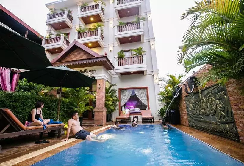 هتل Kingfisher Angkor