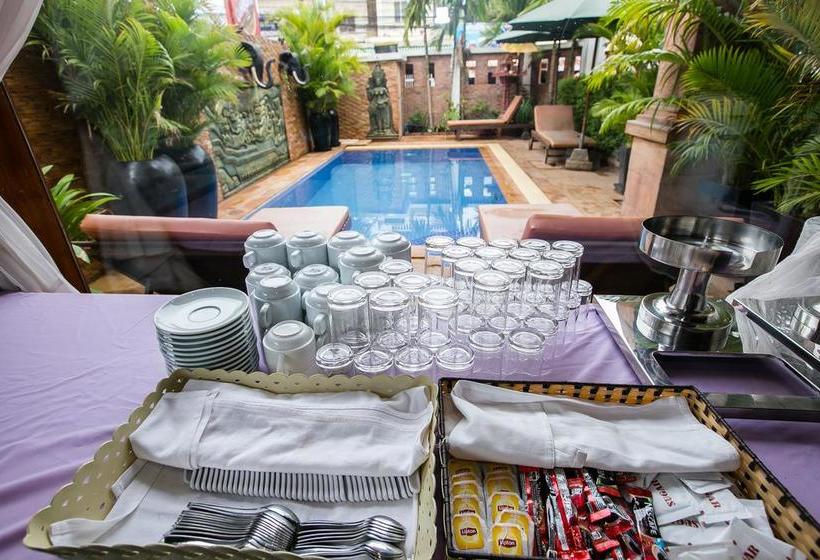 ホテル Kingfisher Angkor