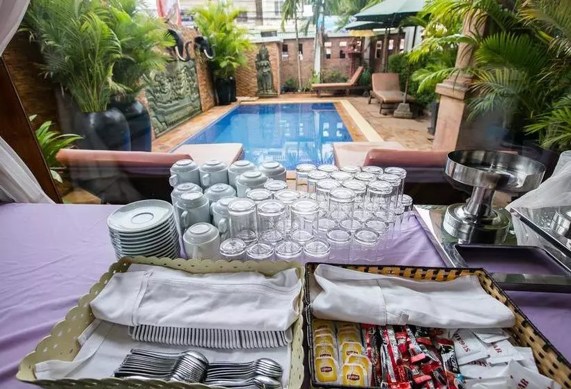 هتل Kingfisher Angkor