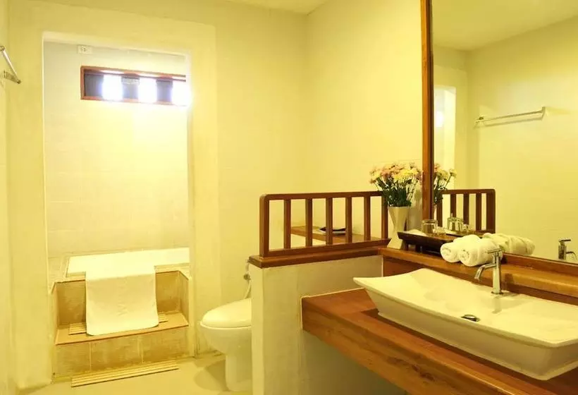 Отель Loei Pavilion Resort