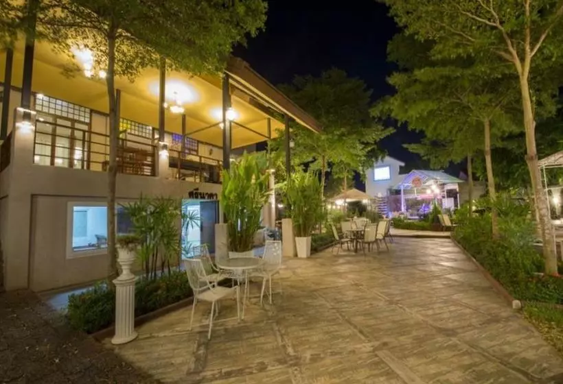Отель Loei Pavilion Resort