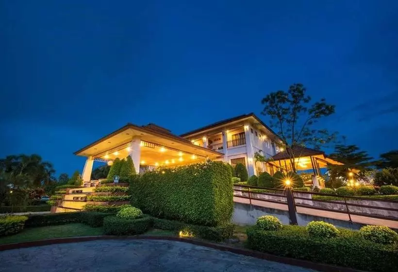 Отель Loei Pavilion Resort