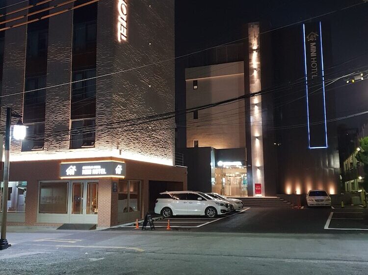 Motel Mini Hotel 141