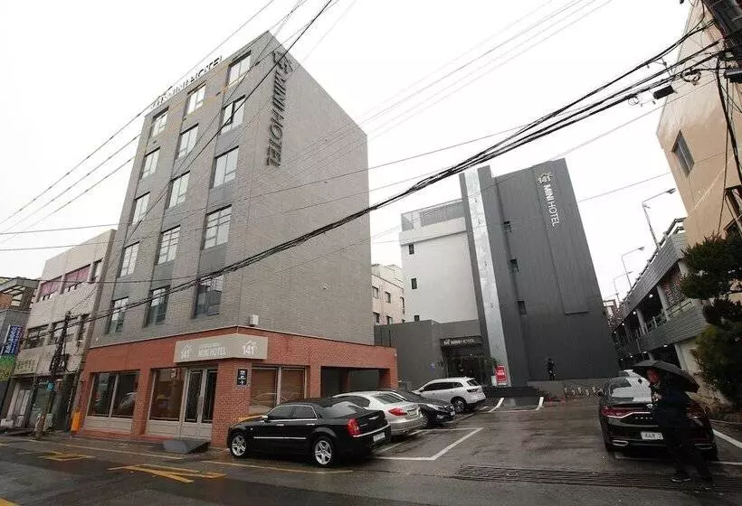 Motel Mini Hotel 141