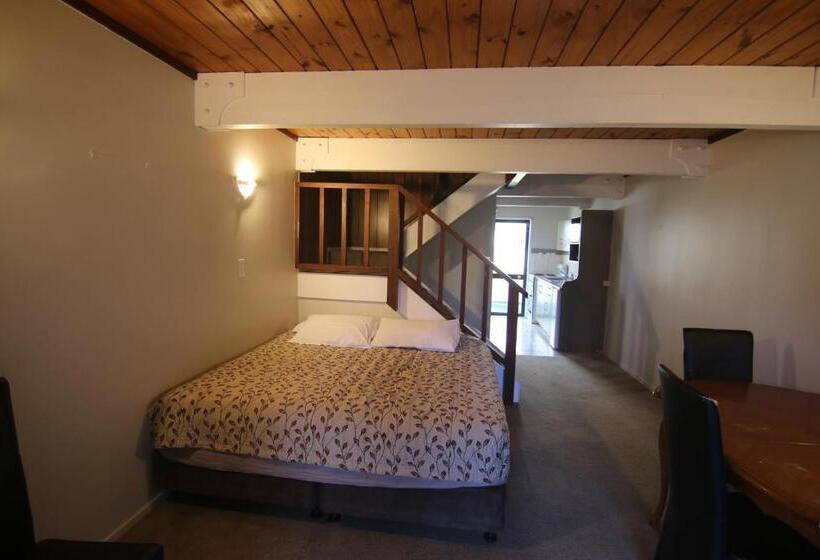 Motel Apex On Fenton